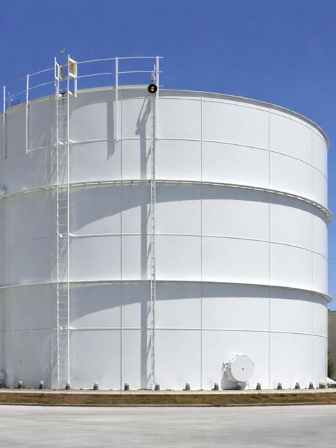 Epoxy-coated carbon steel water storage tank for industrial and municipal applications in the Western United States