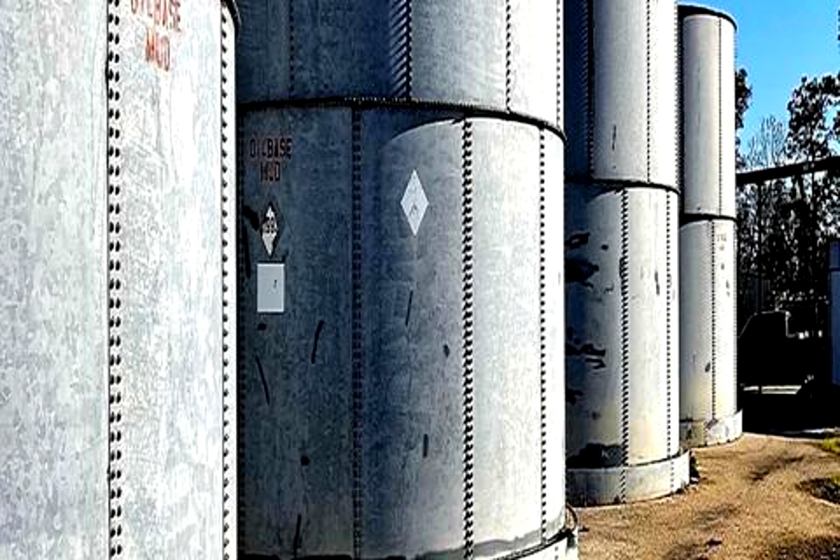 Galvanized steel storage tank system used for industrial and agricultural applications